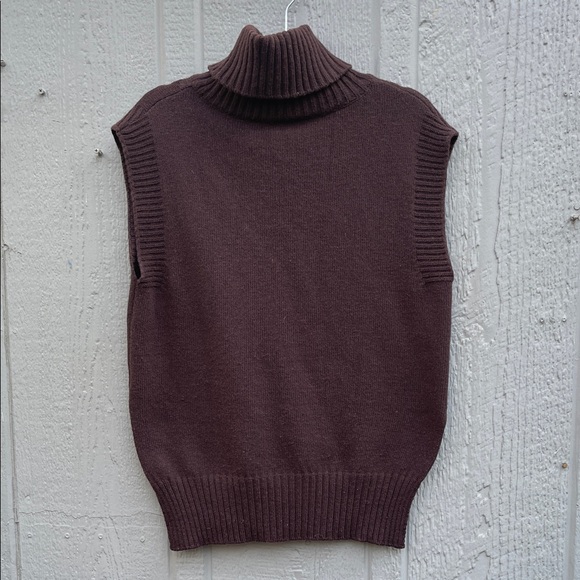 Frankie Shop Tops - Frankie Shop Brown Sleeveless Turtleneck Sweater Size: M